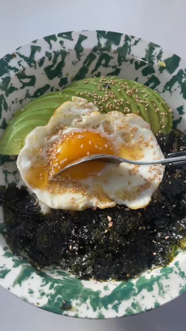 Post 5 by 레트로맘 on Instagram (video)