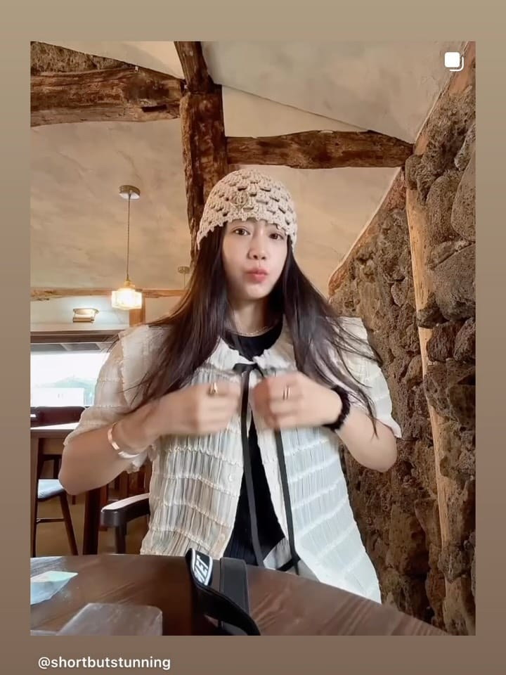 Post 2 by 씨호린 c.holyn  シーホリン on Instagram (carousel)