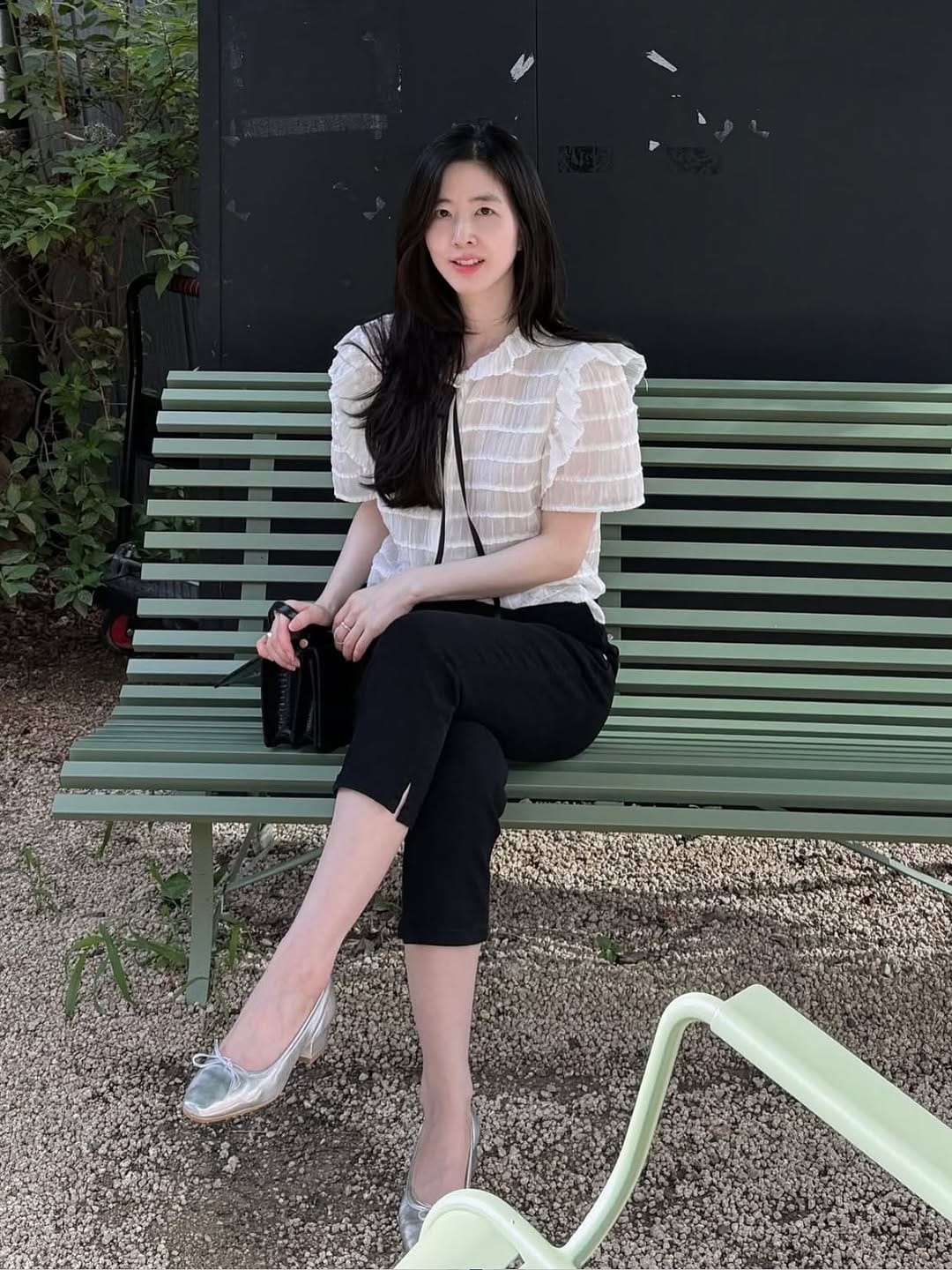 Post 6 by 씨호린 c.holyn  シーホリン on Instagram (carousel)