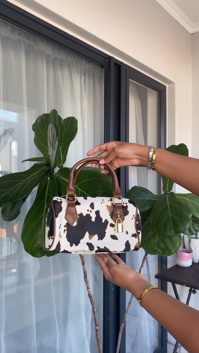 Post 1 by Asande Ngidi🍒 on Instagram (video)