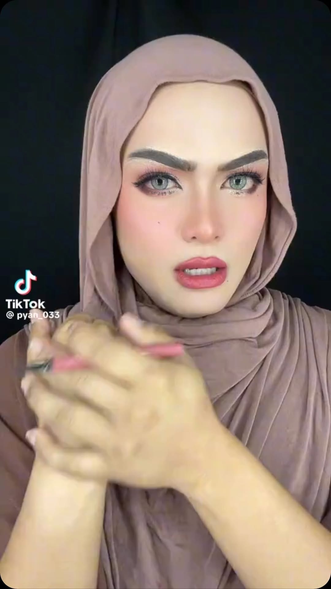 Post 3 by HQ RAIESSA OFFICIAL on Instagram (video)