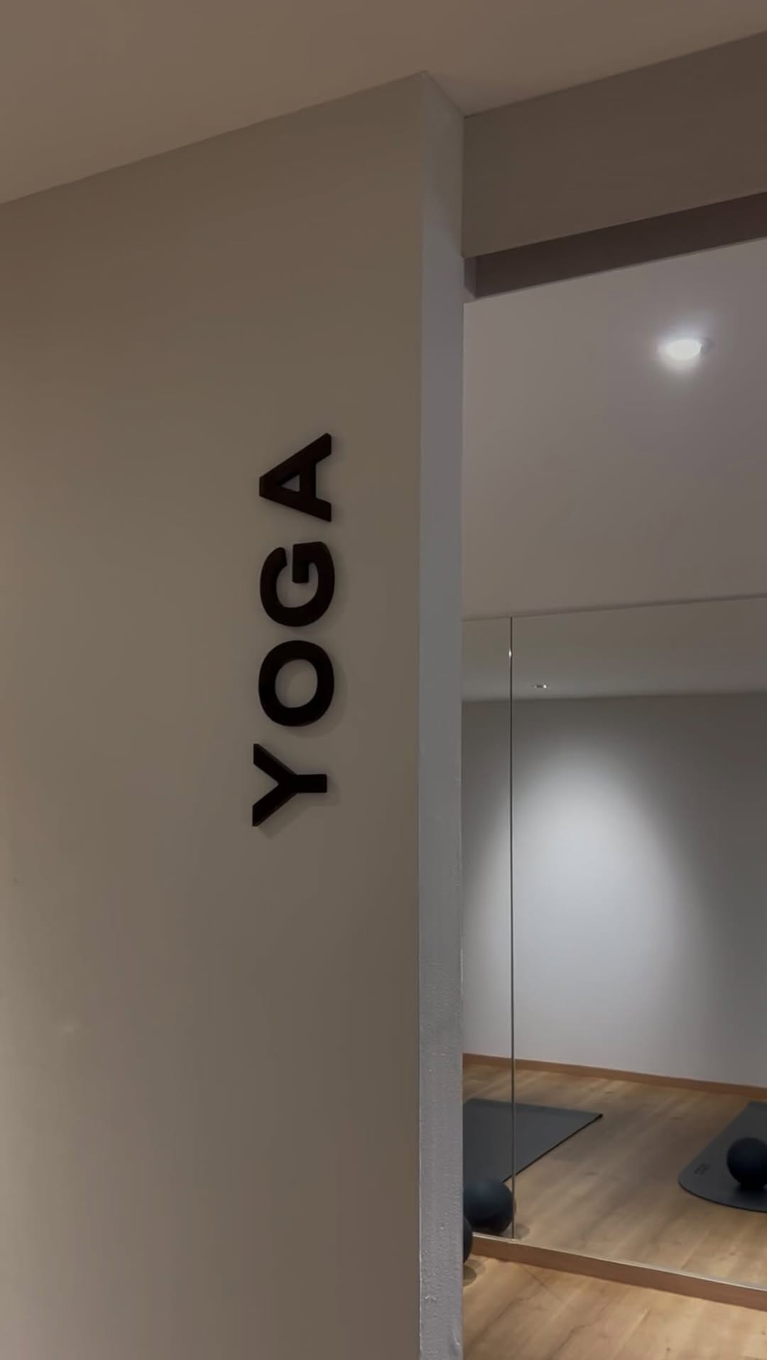 Post 2 by Daria Sandoval on Instagram (video)
