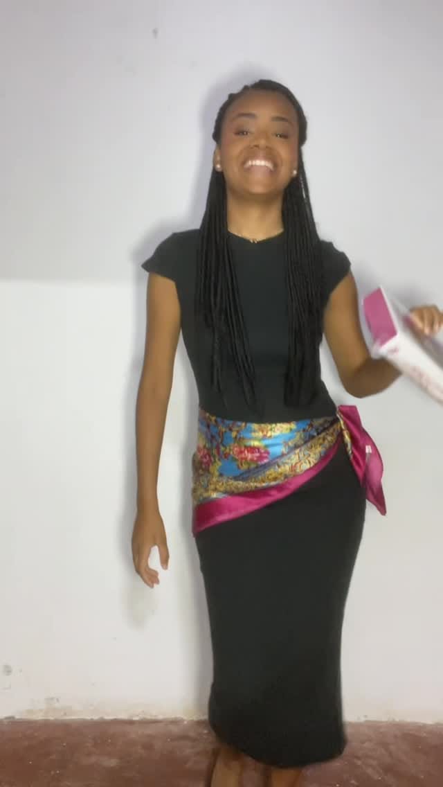 Post 2 by Milena Silva on Instagram (video)