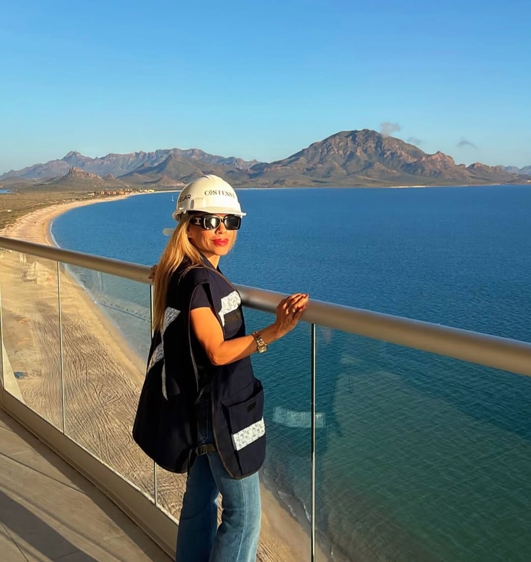 Post 10 by Fabiola Del Castillo Paz on Instagram (carousel)