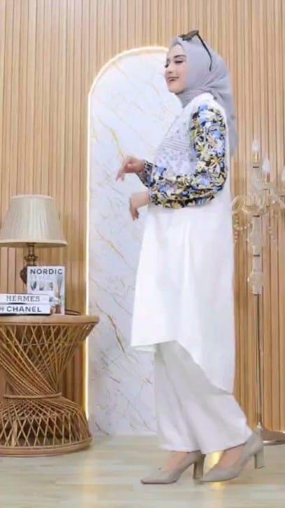 Post 10 by Gihaza basic on Instagram (video)