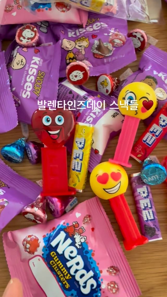 Post 2 by Milk And Chat / 봉주르다이어리/ 솔트워터샌들/드래곤백 on Instagram (video)