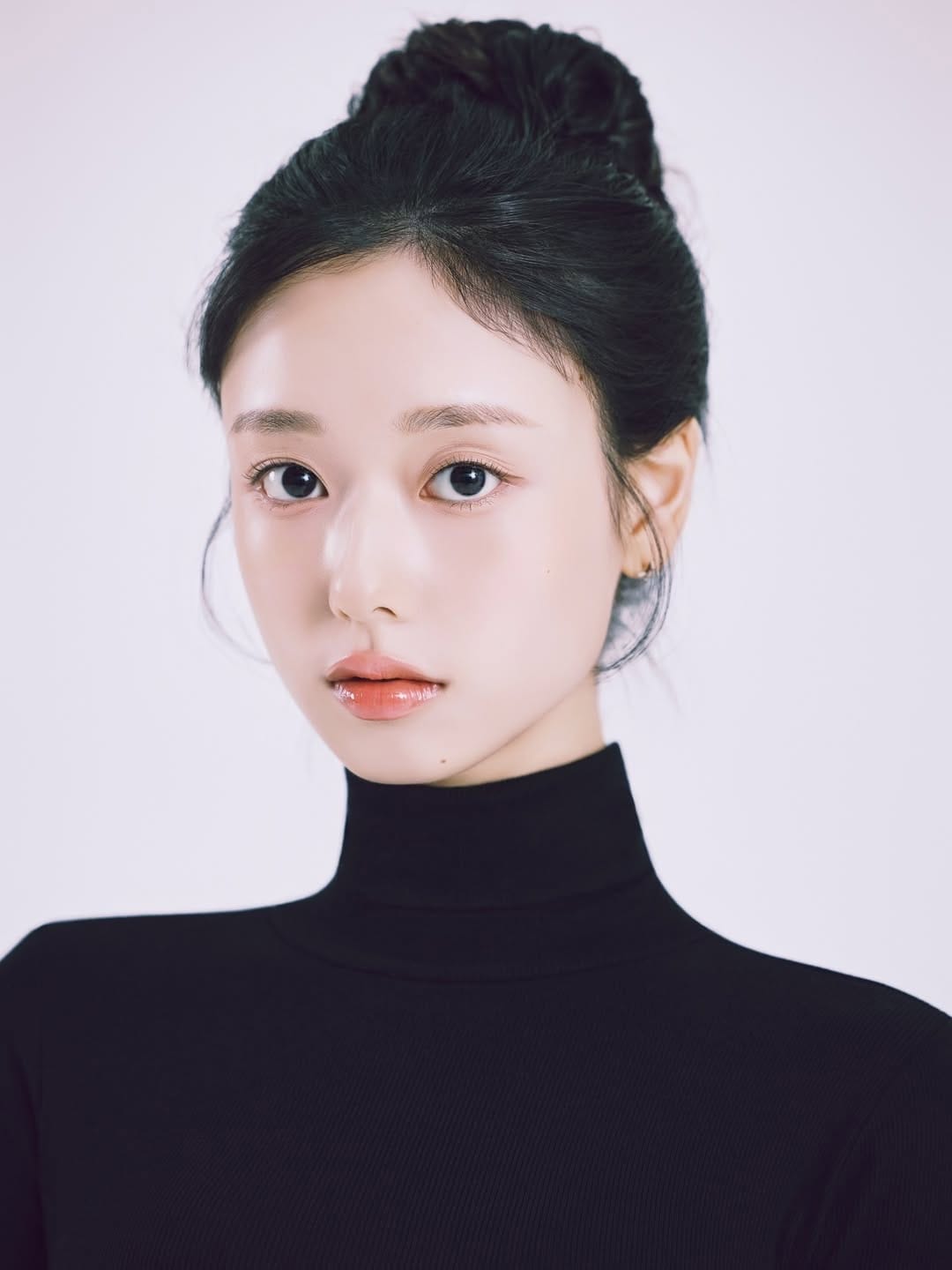 Post 3 by 위위아뜰리에 메이크업 하연 on Instagram (carousel)