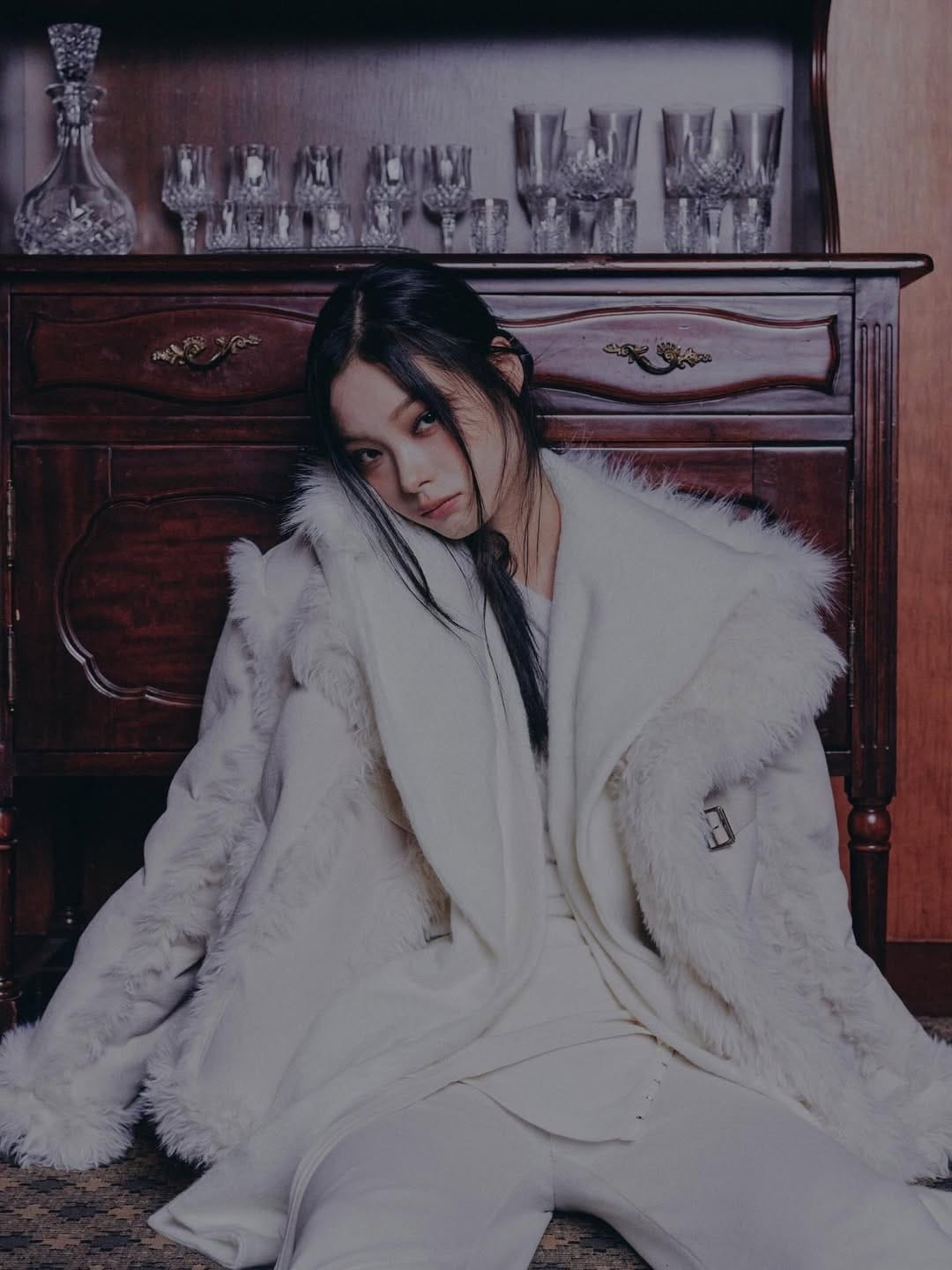 Post 10 by 위위아뜰리에 메이크업 하연 on Instagram (carousel)