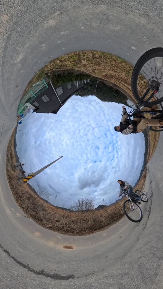 Post 4 by 파파루 on Instagram (video)