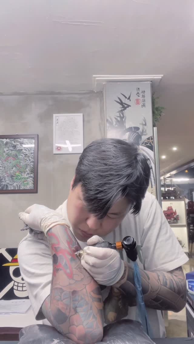 Post 8 by 노지한 noh jihan 인천 이레즈미 타투 on Instagram (video)