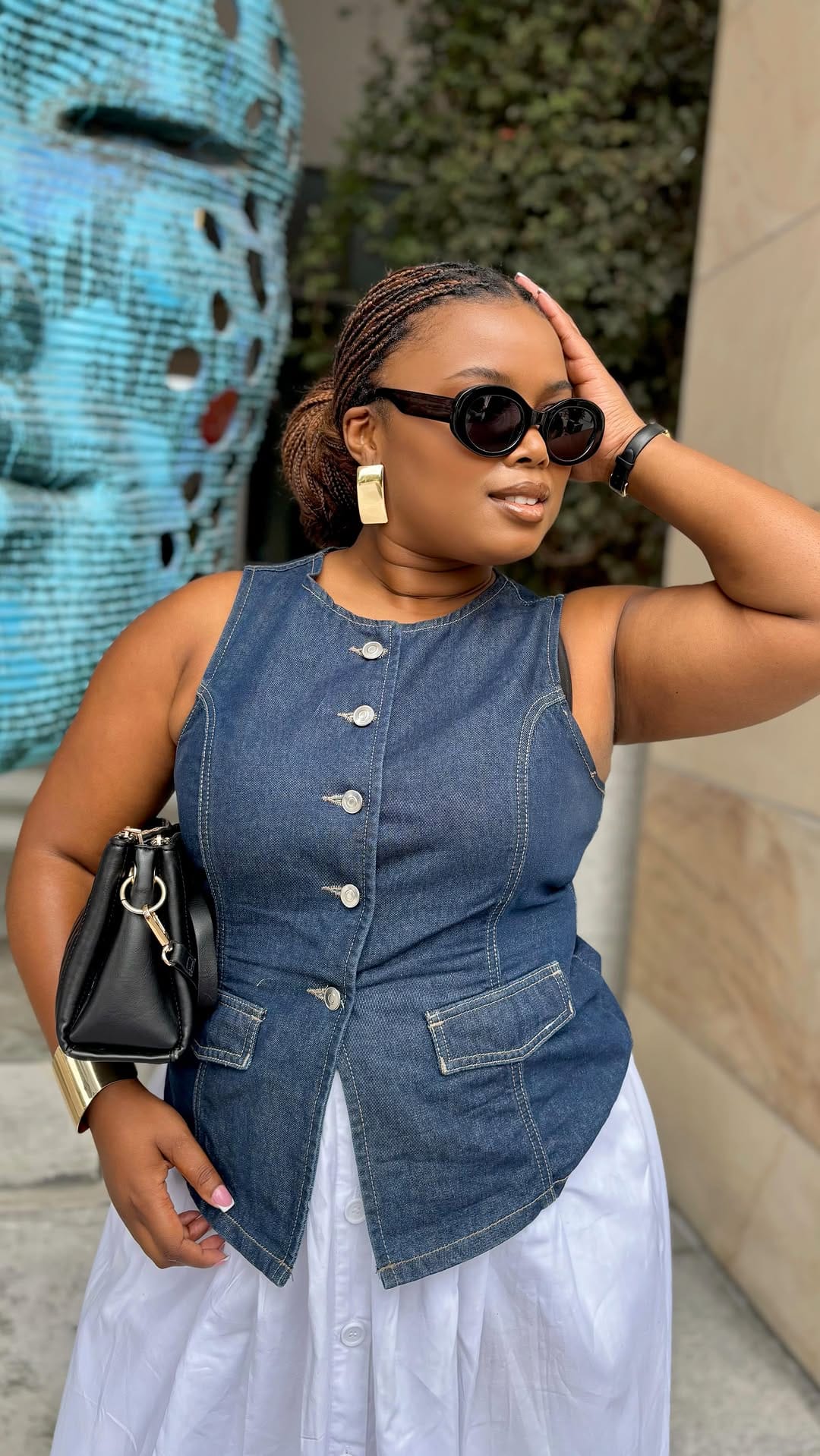 Post 4 by Thuli Sandile on Instagram (video)