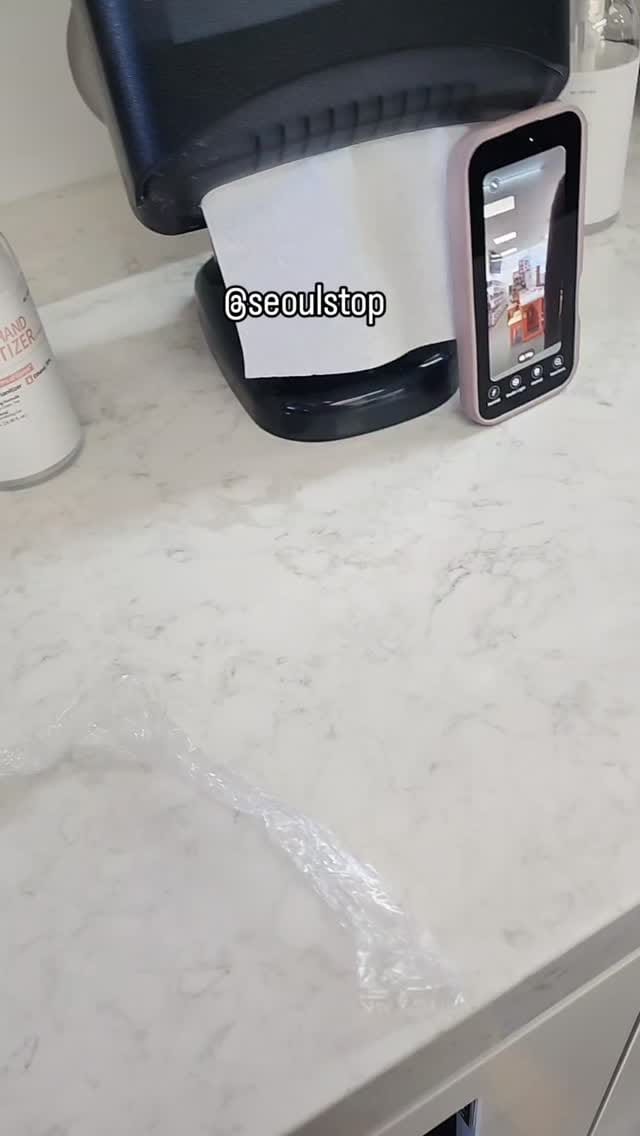 Post 3 by Seoul Stop on Instagram (video)