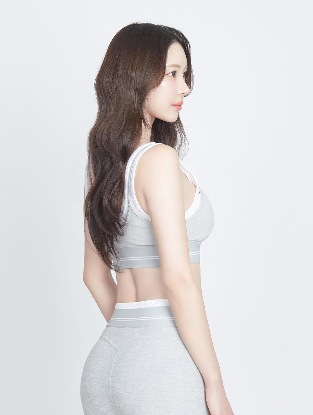 Post 4 by AYANA｜아야나 on Instagram (image)
