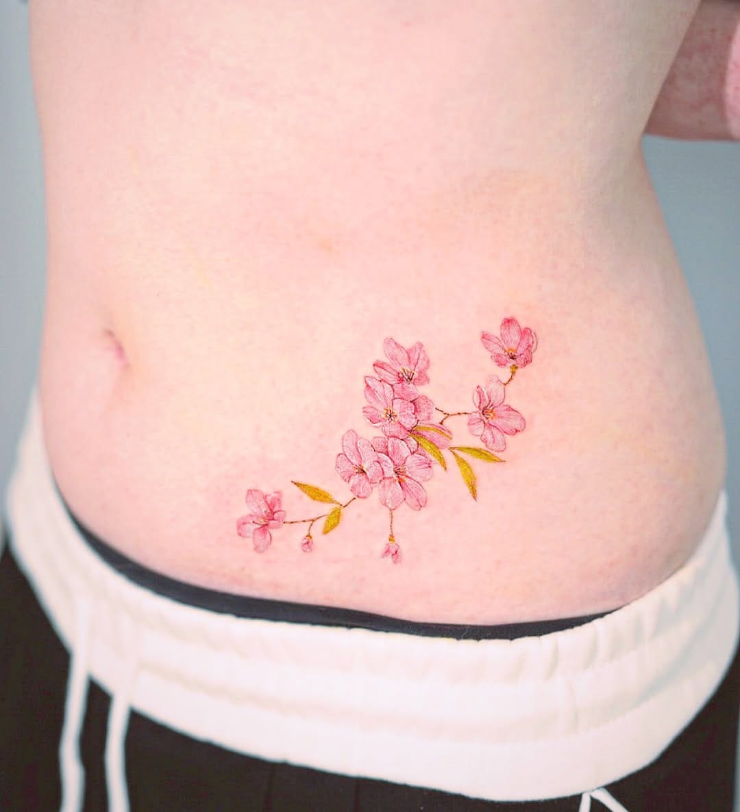 Post 4 by Flowertattoo : Tattooist_YEON 꽃타투 _타투이스트연 on Instagram (image)