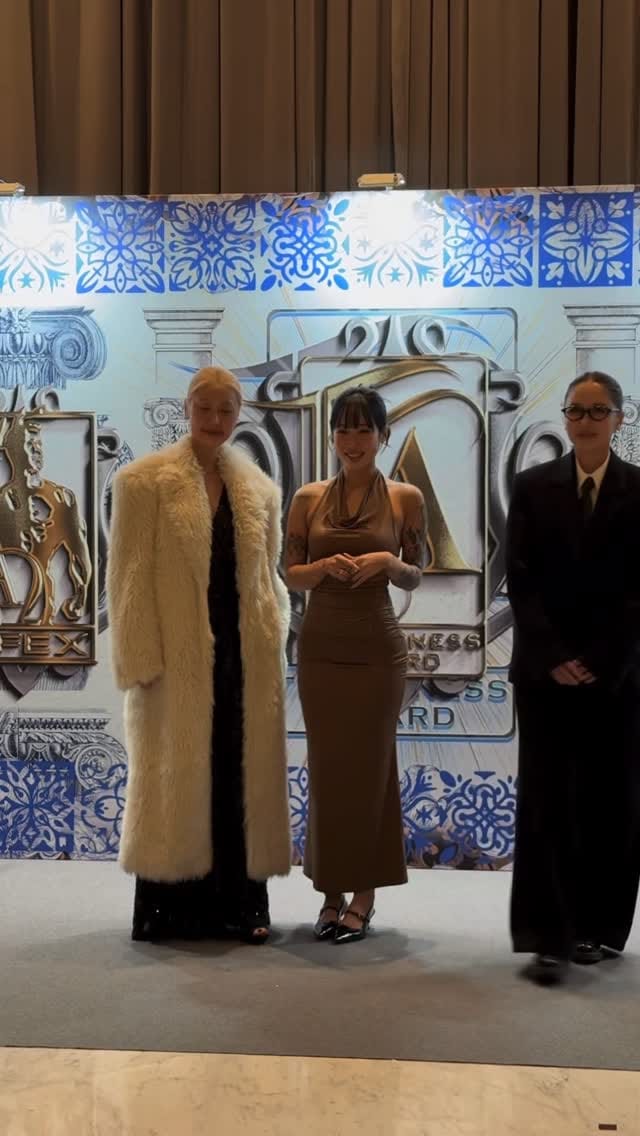 Post 6 by BONG salon on Instagram (video)
