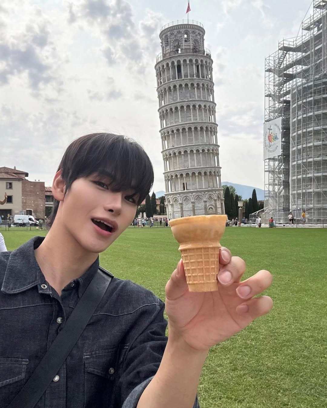 Post 8 by 김 수민 on Instagram (carousel)
