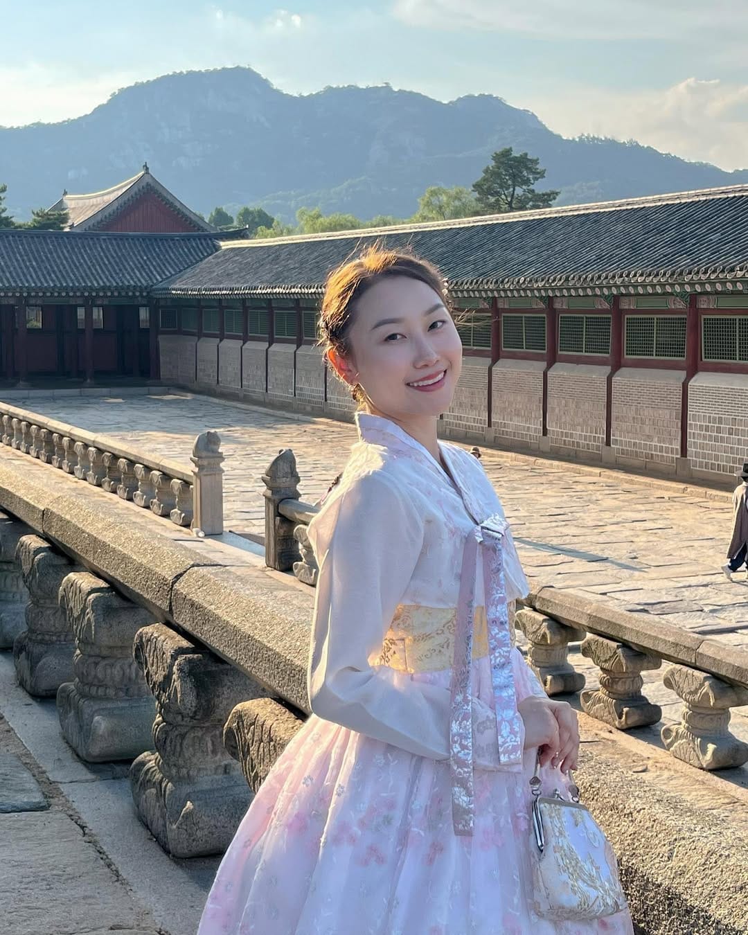 Post 10 by Rumi 인화 🦋 on Instagram (carousel)
