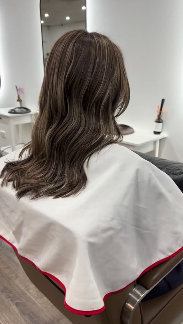Post 4 by Ribbonhairsalon on Instagram (video)