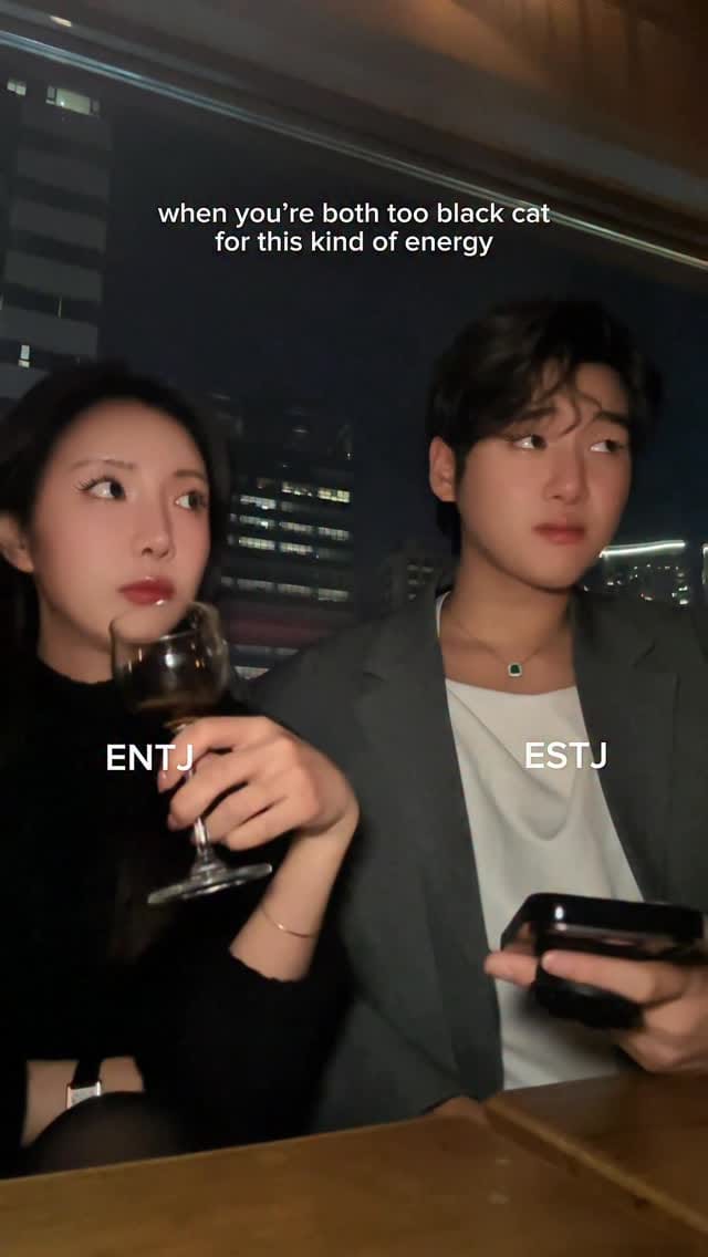 Post 5 by Anna Lee 지윤 on Instagram (video)