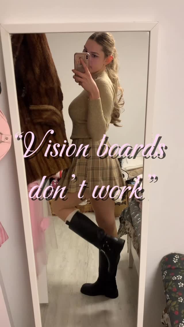 Post 9 by Luna 🌙 | Fashion Inspo 🤍 on Instagram (video)