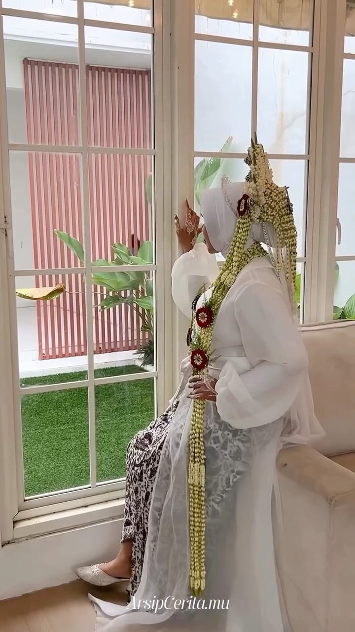 Post 8 by Shelly Kusrianty on Instagram (video)