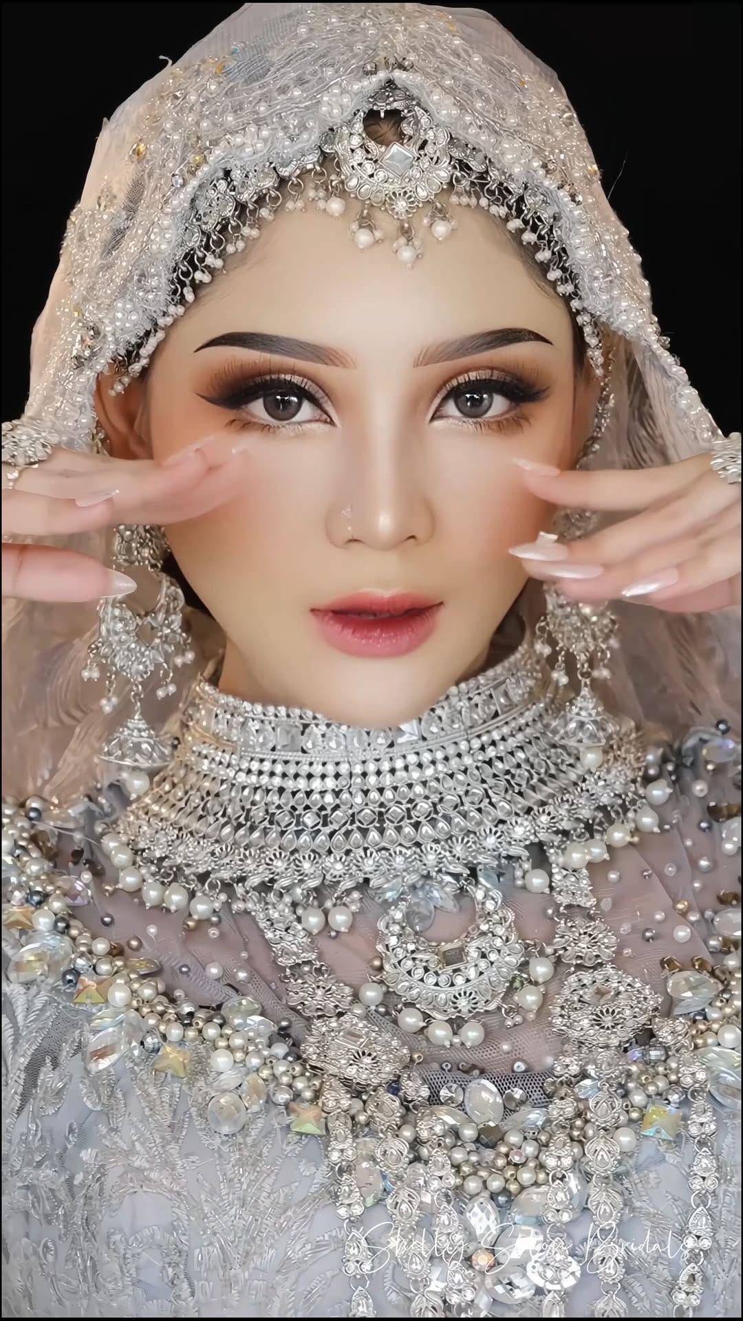 Post 10 by Shelly Kusrianty on Instagram (video)
