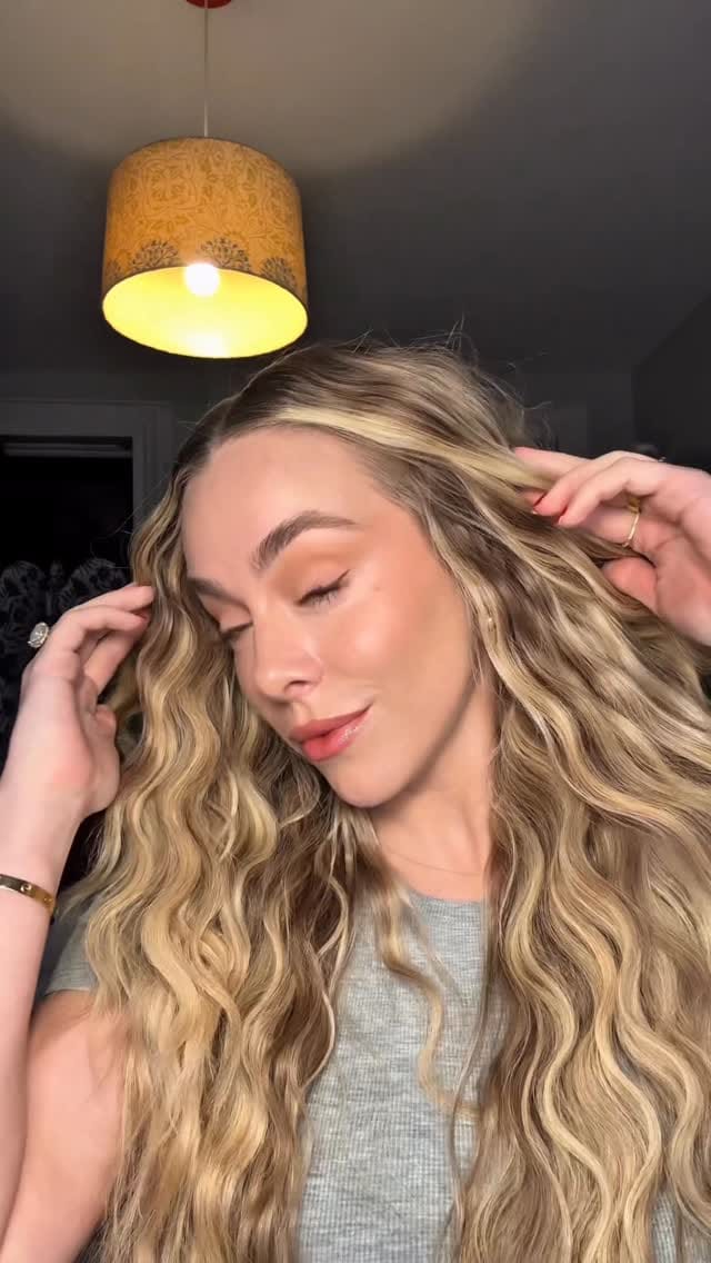 Post 1 by Courtney Moore & Kelly McFarland on Instagram (video)