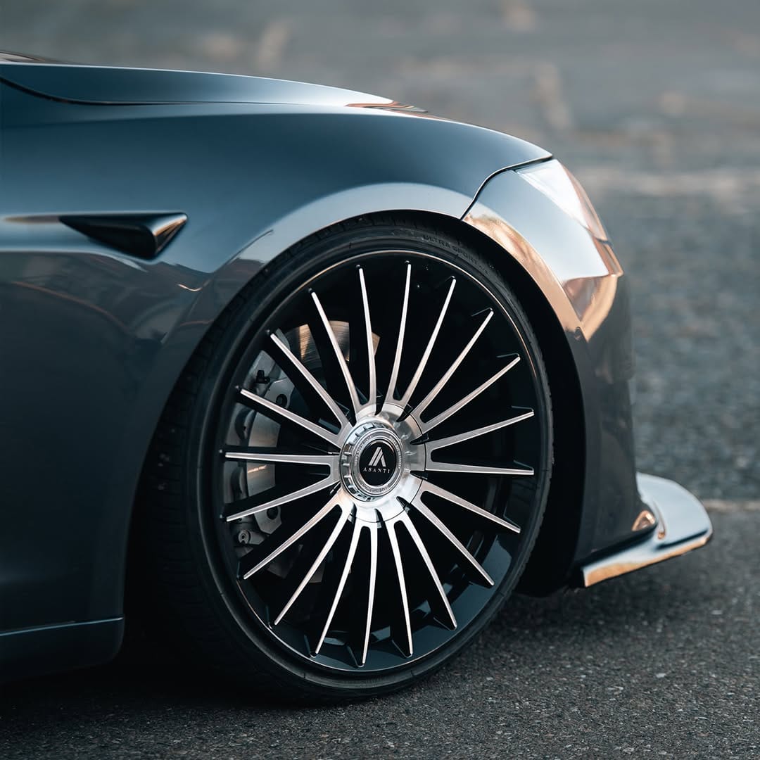 Post 4 by Asanti Wheels on Instagram (image)