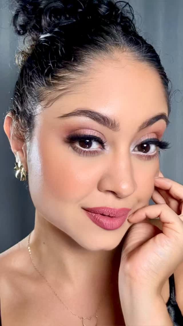 Post 9 by Cyntia Santos on Instagram (video)