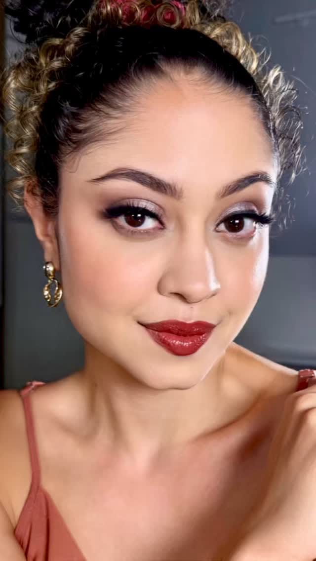 Post 3 by Cyntia Santos on Instagram (video)