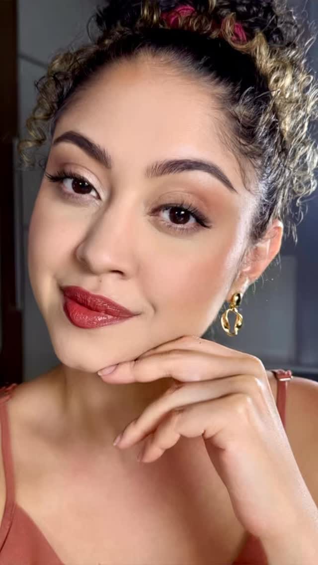 Post 4 by Cyntia Santos on Instagram (video)