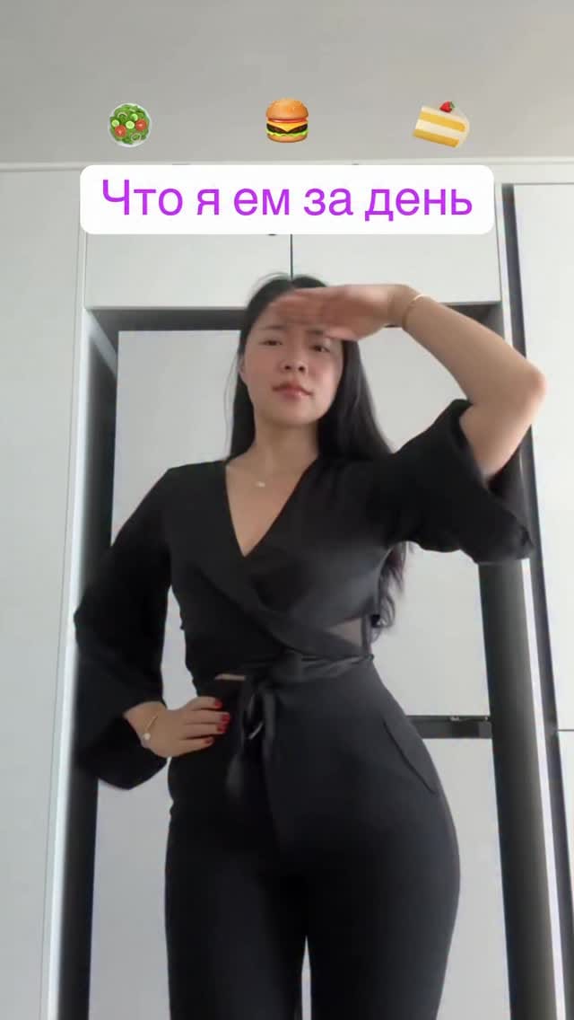 Post 1 by 𝐌𝐢𝐥𝐞𝐧𝐚 𝐋𝐢 on Instagram (video)