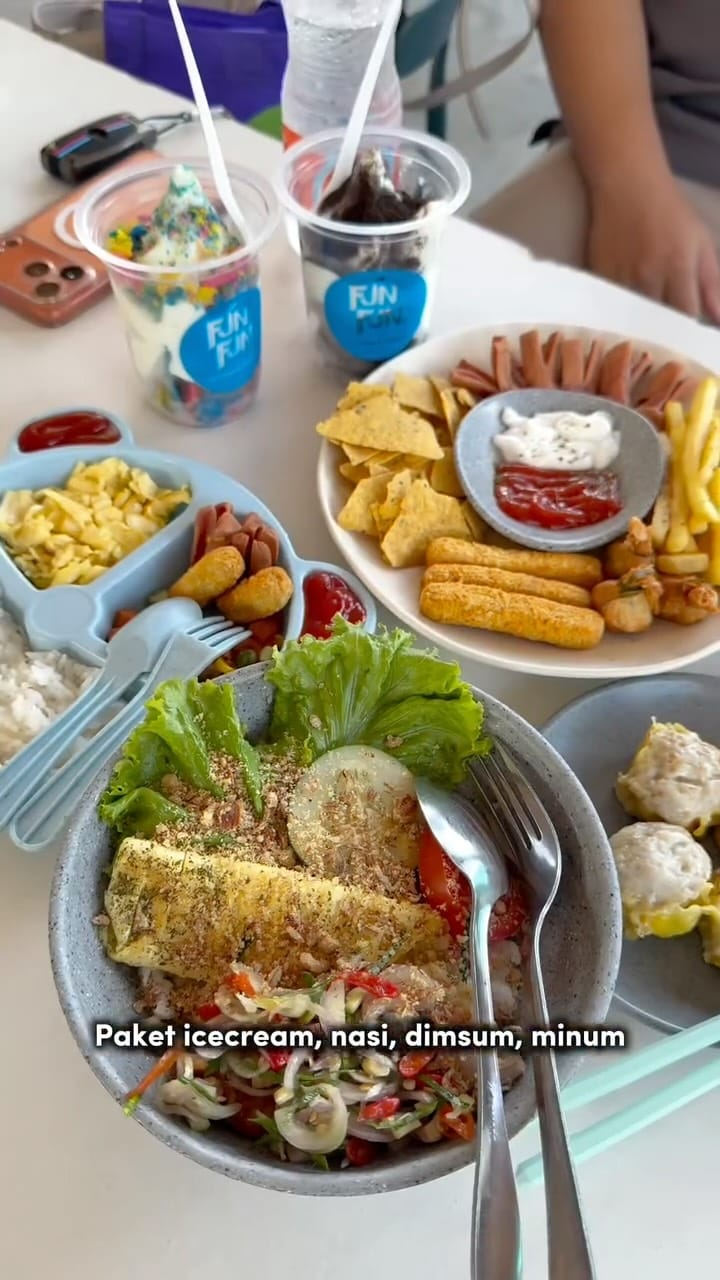 Post 4 by FUN FUN Ice Cream and Beverage on Instagram (video)