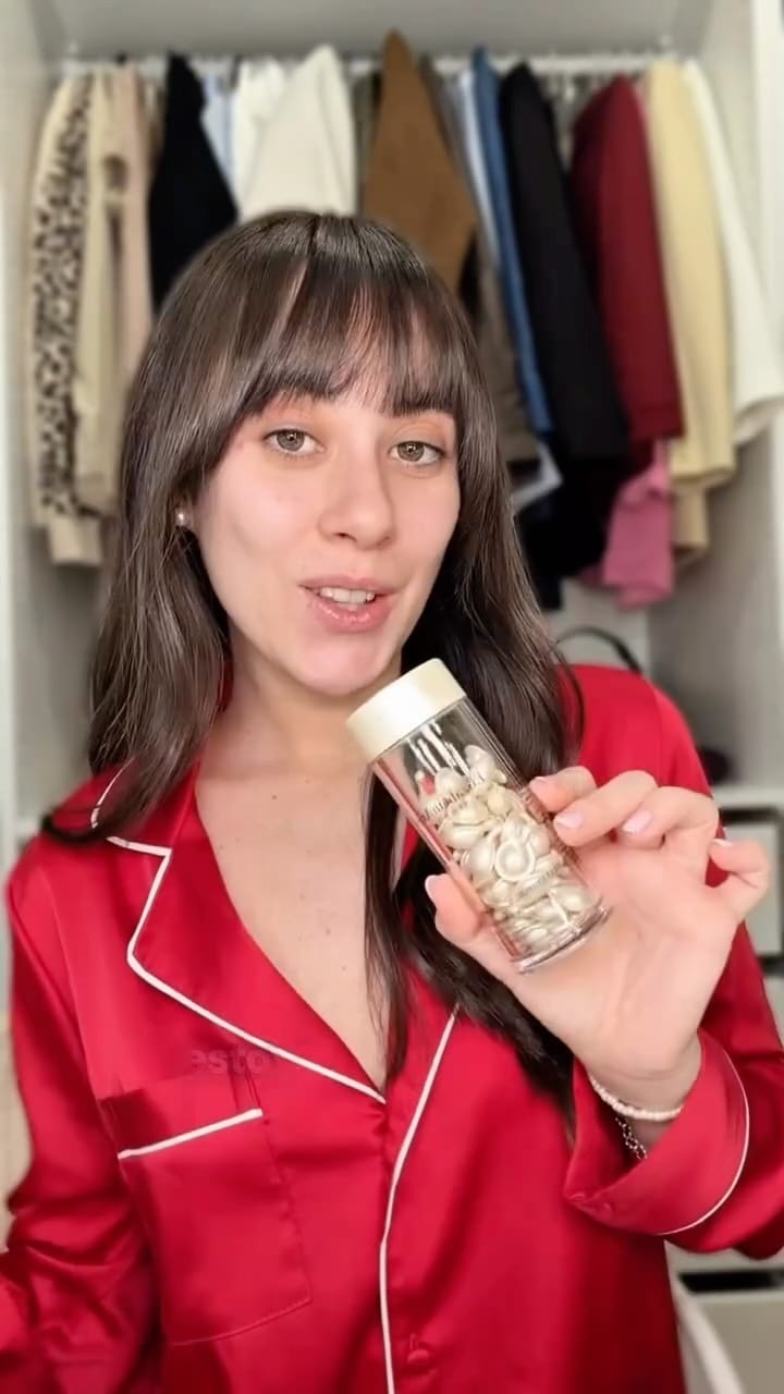 Post 2 by Perfumerías Ana on Instagram (video)