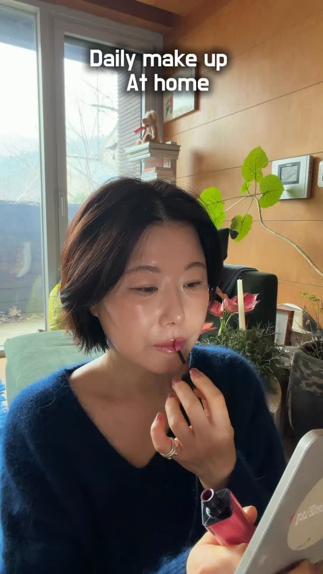 Post 6 by Hong on Instagram (video)