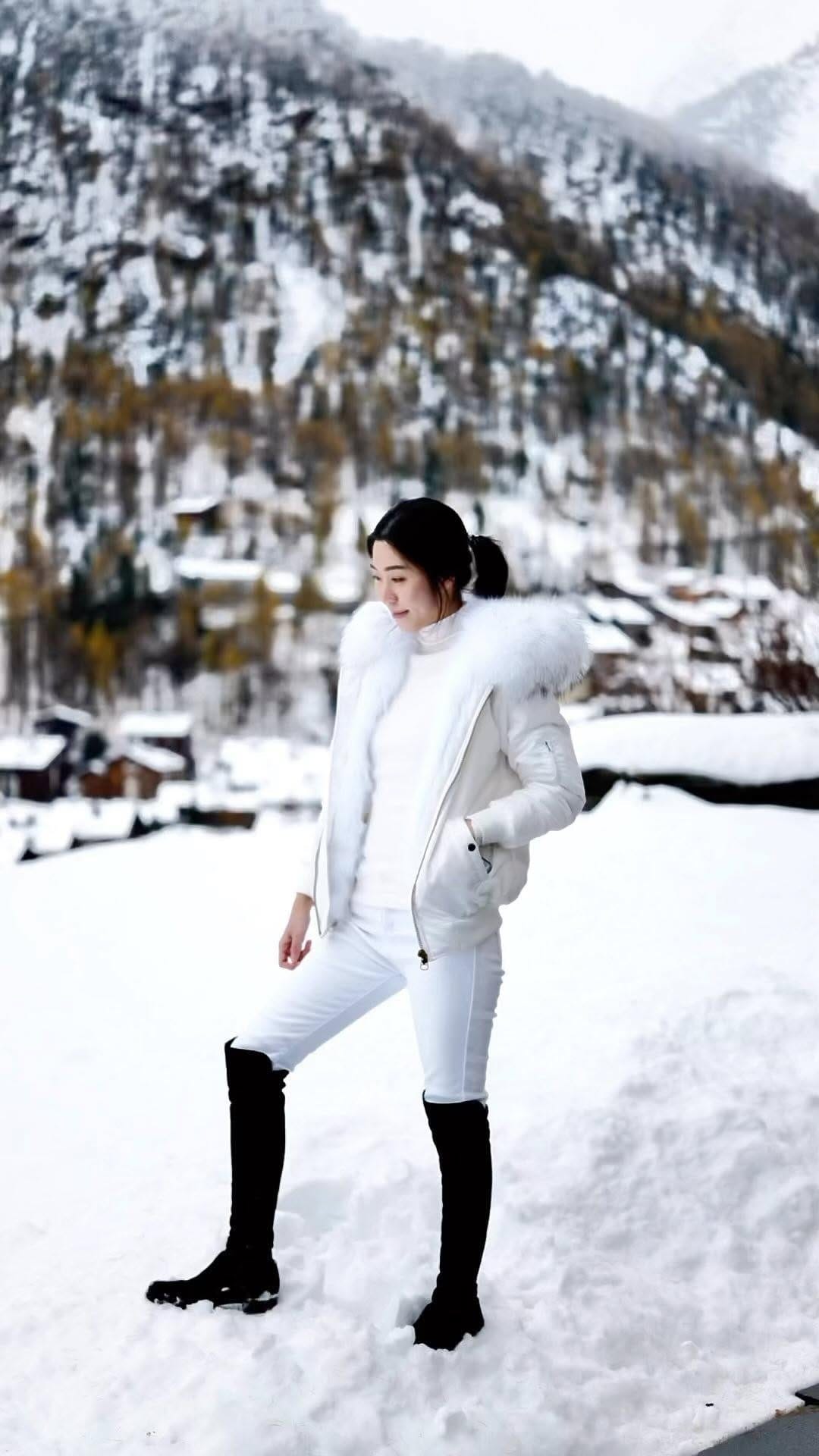 Post 10 by So Official Co., Ltd. on Instagram (video)
