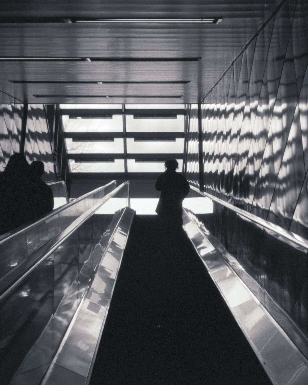 Post 2 by 김동현 on Instagram (carousel)