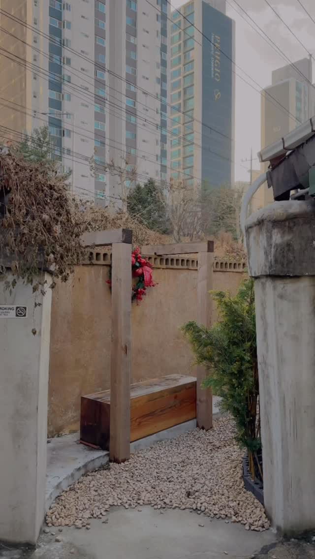 Post 6 by Aung on Instagram (video)