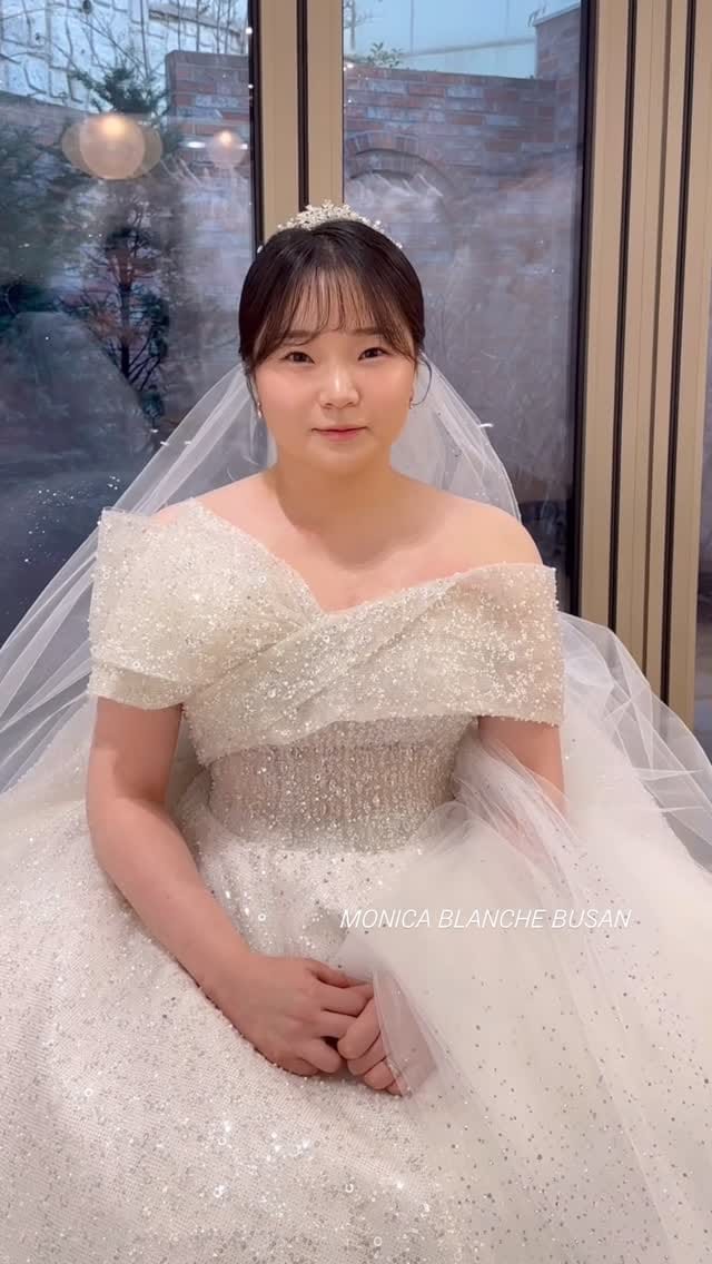 Post 4 by 모니카블랑쉬(부산점) on Instagram (video)