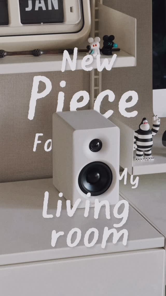 Post 6 by Midday on Instagram (video)