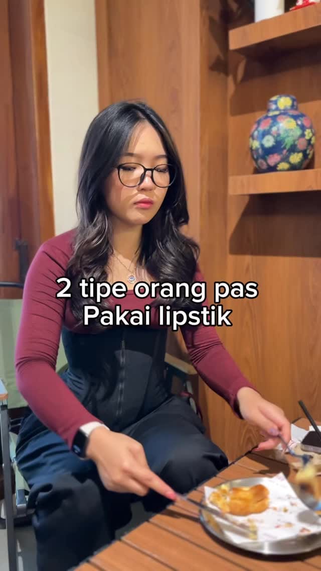 Post 8 by Casandra Cosmetic on Instagram (video)