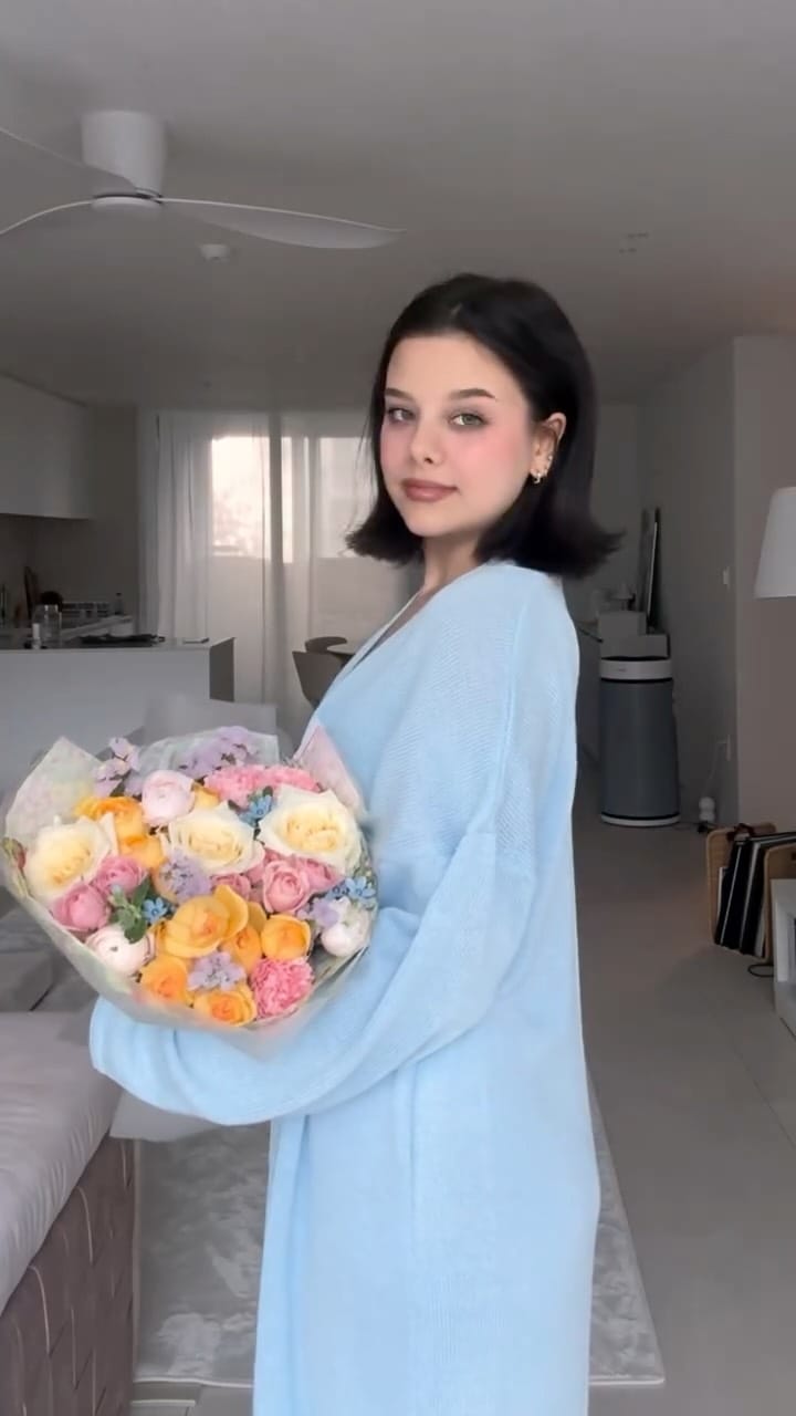 Post 8 by Daria on Instagram (video)