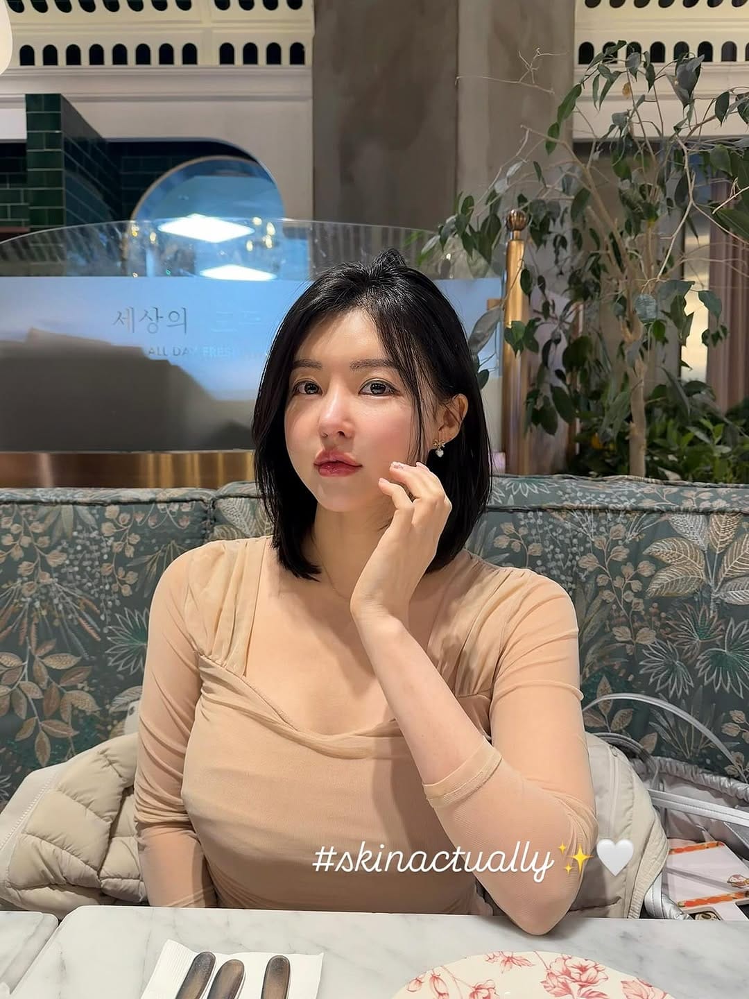 Post 7 by 오채리 🦋 on Instagram (carousel)