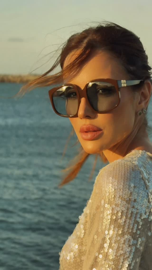 Post 4 by Lara Santiago on Instagram (video)