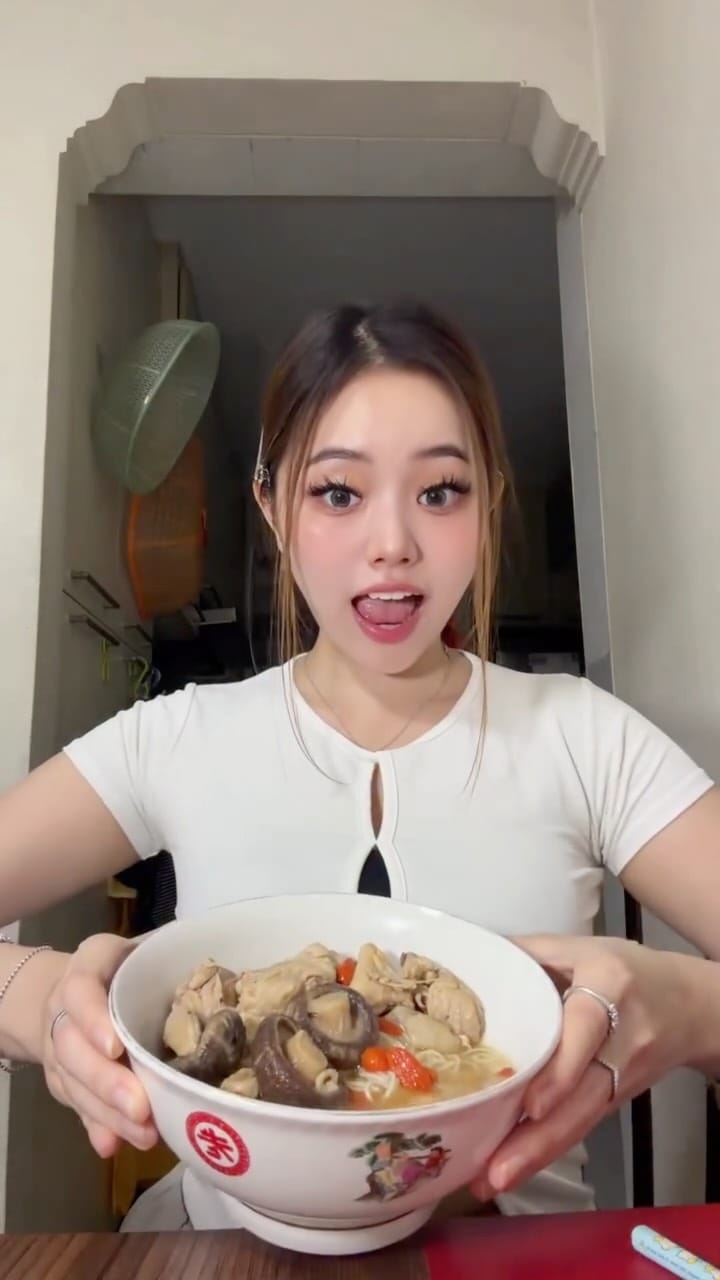 Post 5 by Carmen Chong Jia Wen on Instagram (video)