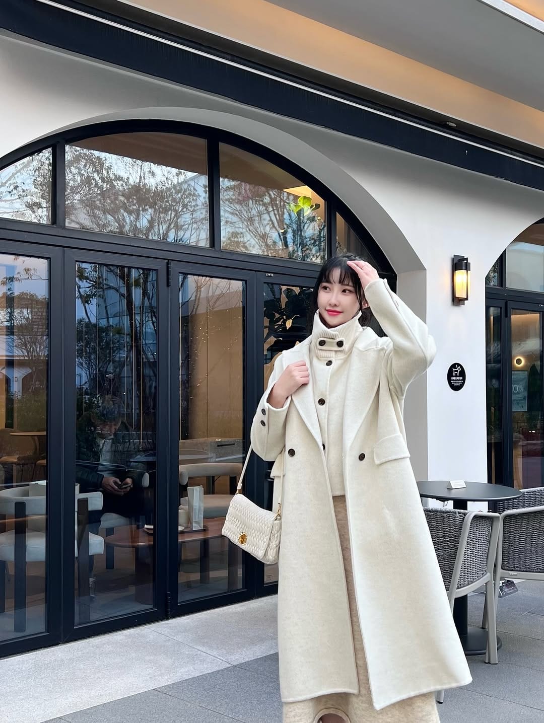 Post 4 by ♥백보경♥ on Instagram (carousel)