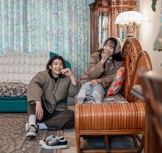 Post 6 by 서리나래:함께 입는 K-fashion on Instagram (carousel)