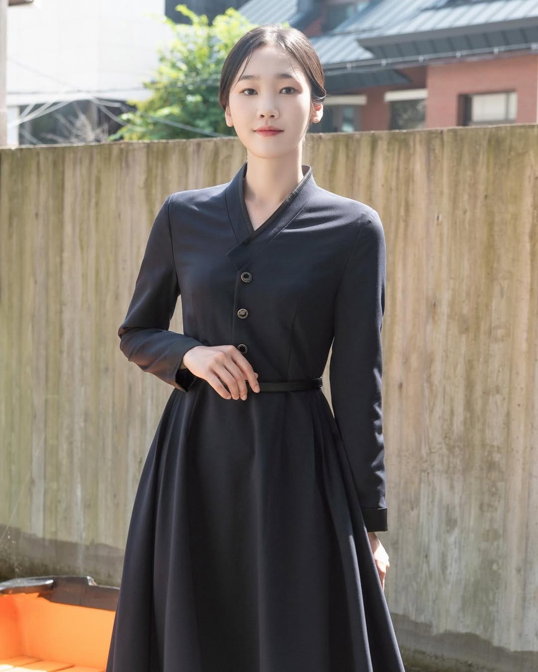 Post 4 by 서리나래:함께 입는 K-fashion on Instagram (carousel)