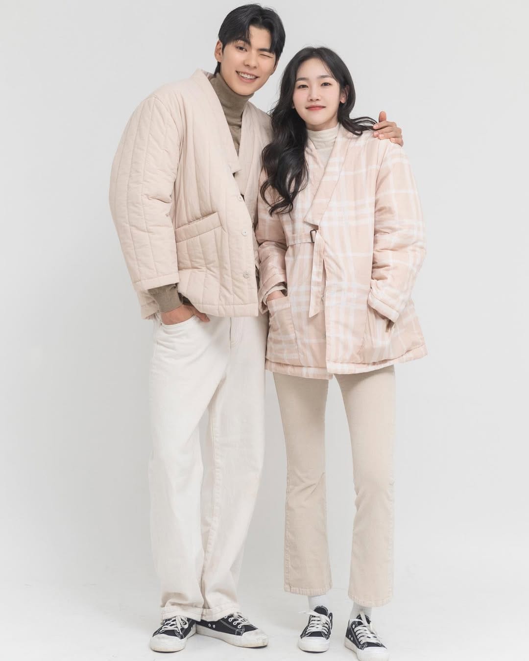 Post 9 by 서리나래:함께 입는 K-fashion on Instagram (carousel)