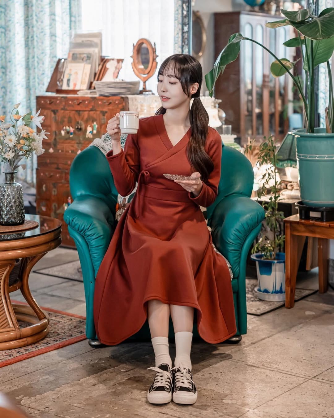 Post 8 by 서리나래:함께 입는 K-fashion on Instagram (carousel)